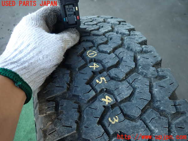 2UPJ-45439031]パジェロ(V75W)タイヤ　ホイール　1本① LT265/70R 中古_m0005.jpg