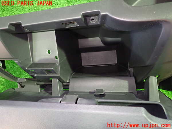1UPJ-45487516]ルノー・カングー(KWH5F1)グローブボックス1 中古_m0002.jpg