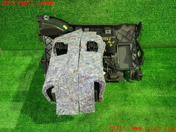 1UPJ-45487516]ルノー・カングー(KWH5F1)グローブボックス1 中古_m0003.jpg