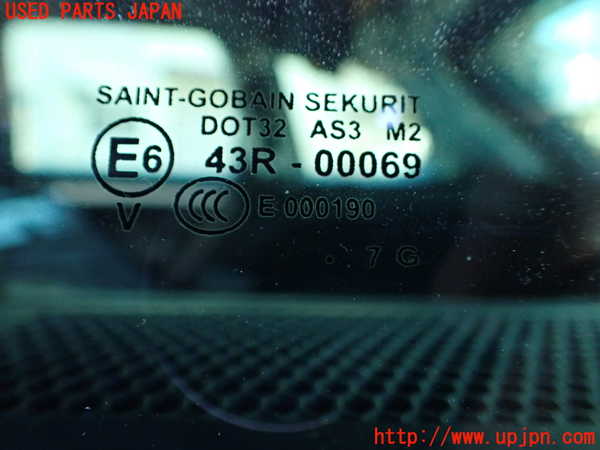 1UPJ-45591382]ポルシェ・カイエン S(9PAM4801)左クォーターガラス SEKURIT M2 中古_m0002.jpg