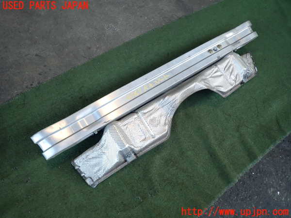 2UPJ-45691614]ポルシェ・ボクスター(98725)リアバンパーホースメント 中古_m0001.jpg