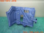3UPJ=71690001]NISSAN GT-R(R35 MY08)前期 リアインナーフェンダーブラケット 78852-JF00A ガードドラフター 右 中古_s3