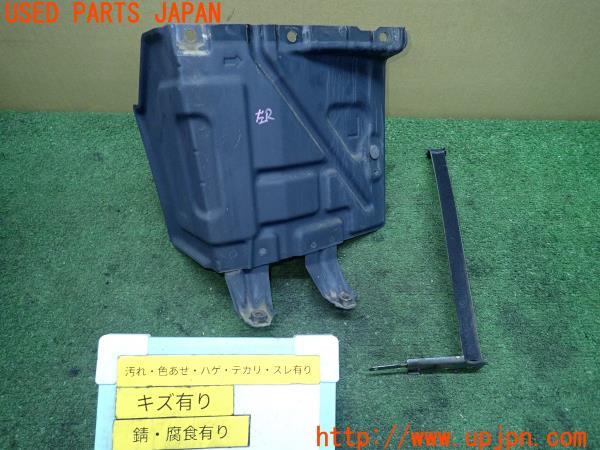 3UPJ=71690023]NISSAN GT-R(R35 MY08)前期 リアインナーフェンダーブラケット 78853-JF00A ガードドラフター 左 中古_m0