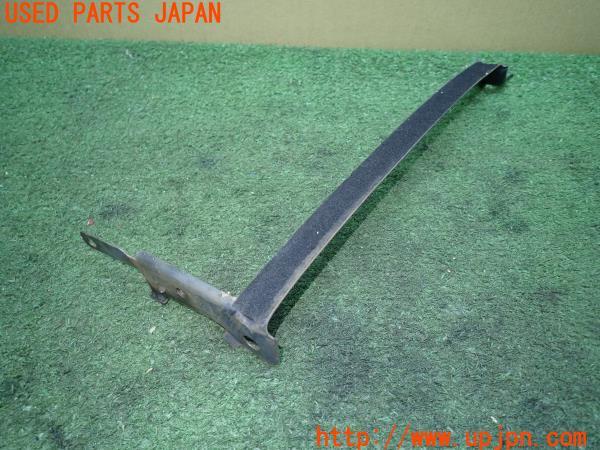 3UPJ=71690023]NISSAN GT-R(R35 MY08)前期 リアインナーフェンダーブラケット 78853-JF00A ガードドラフター 左 中古_m4