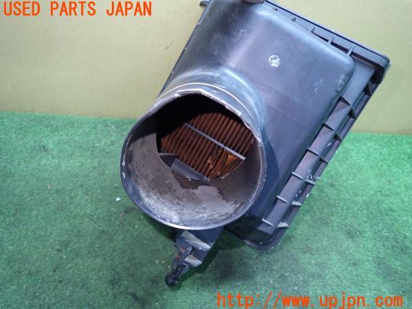 3UPJ=71690107]NISSAN GT-R(R35 MY08)前期 エアクリーナーボックス 16500-JF00A 難あり 中古_m2
