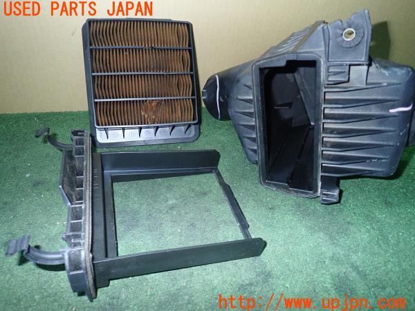 3UPJ=71690107]NISSAN GT-R(R35 MY08)前期 エアクリーナーボックス 16500-JF00A 難あり 中古_m3