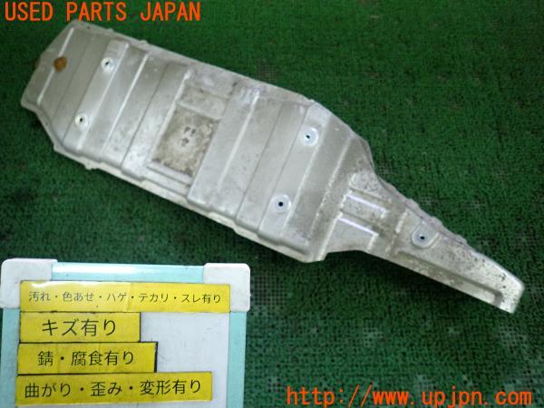3UPJ=71690157]NISSAN GT-R(R35 MY08)前期 ヒートインシュレーター 74761-JF00A 遮熱板 中古_m0