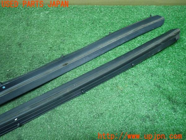 3UPJ=71690622]NISSAN GT-R(R35 MY08)前期 ドアパーティング 80838-JF00A 80839-JF00A 左右 中古_m4