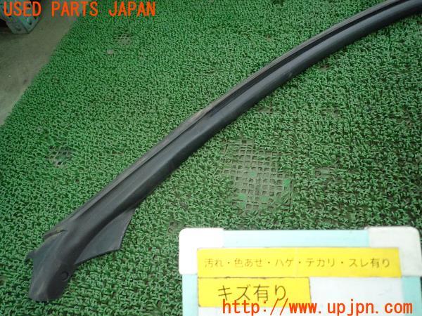 3UPJ=73540054]NISSAN GT-R Premium Edition(R35 MY07)前期 ウェザーストリップ 左 7661-JF00A 中古_m1
