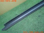 3UPJ=73540622]NISSAN GT-R Premium Edition(R35 MY07)前期 右ドアパーティング 80838-JF00A シール 中古_s1