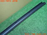 3UPJ=73540622]NISSAN GT-R Premium Edition(R35 MY07)前期 右ドアパーティング 80838-JF00A シール 中古_s2