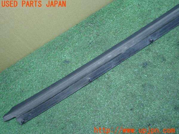 3UPJ=73540622]NISSAN GT-R Premium Edition(R35 MY07)前期 右ドアパーティング 80838-JF00A シール 中古_m3