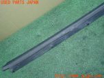 3UPJ=73540622]NISSAN GT-R Premium Edition(R35 MY07)前期 右ドアパーティング 80838-JF00A シール 中古_s3