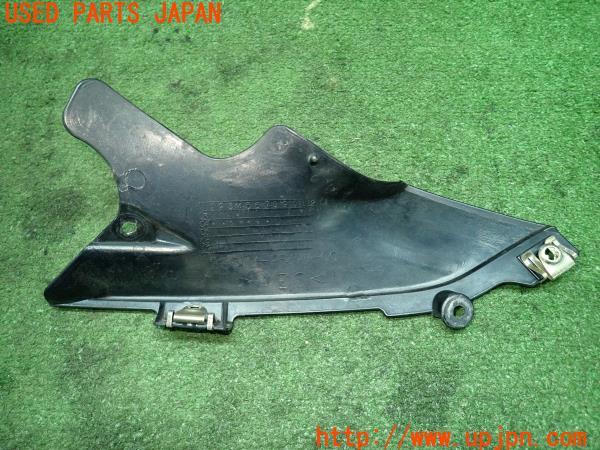 3UPJ=90010009]ヤマハ・YZF-R1(RN124)純正 エアアウトレットパネル 5VY-2837W-00 右 中古_m1