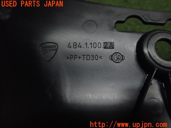 3UPJ=90850065]ドゥカティ899 パニガーレ(ZDMH805JAEB)2014y 純正 ヘッドライトベゼル 484.1.100.2A カバー 中古_m3