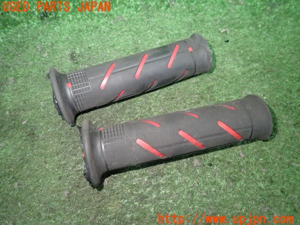 3UPJ=90860065]ホンダ CBR1000RR ファイヤーブレード(SC57)domino ドミノ グリップ 左右セット 中古_m1