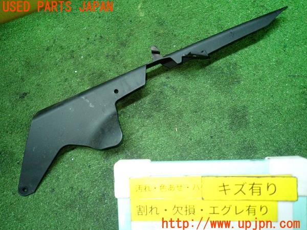 3UPJ=90880431]カワサキ・ニンジャ ZX-10R(ZXT02L)純正 チェーンカバー 中古_m0