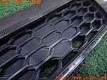3UPJ=91140047]NV350 キャラバン バン(VW6E26 E26系)前期 フロントグリル boxystyle カーボン トップモール/マークレスカバー付 ジャンク_s2