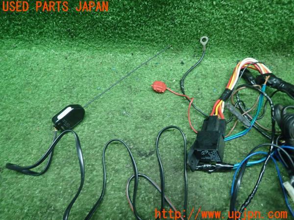 3UPJ=91390539]ランクル100系(UZJ100W)前期 社外 セキュリティ オートアラーム 盗難防止 中古_m3