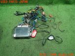 3UPJ=91390539]ランクル100系(UZJ100W)前期 社外 セキュリティ オートアラーム 盗難防止 中古_s4