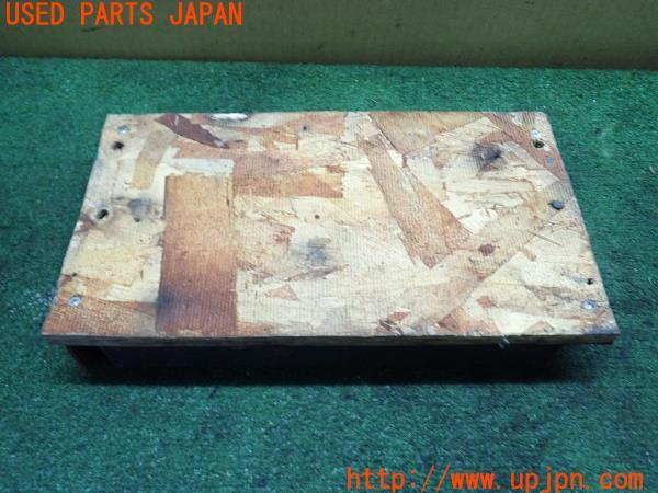 3UPJ=91460116]RX-7 Type RZ(FD3S 2型)社外 バッテリーベース マウント ワンオフ 中古_m2