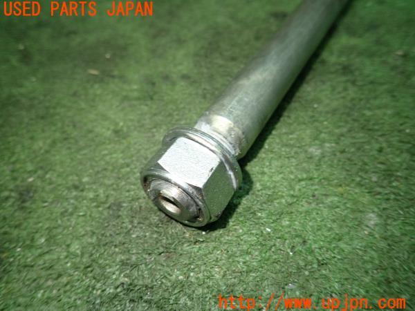 3UPJ=91770549]スズキ・バンディット 1250F(GW72A)純正 ピボットシャフト 中古_m3