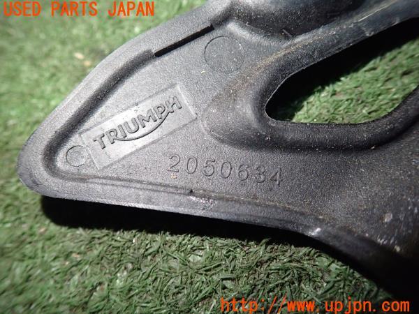 3UPJ=92700560]トライアンフ・スピード トリプル 1200RS(PSJ1200)純正 チェーンガードサイドパネル カバー 2050634 中古_m3