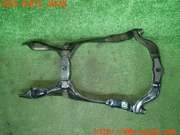 3UPJ=93800151]KTM 390 デューク(EJ650A)純正 シートサポート ブラケット 中古_m1