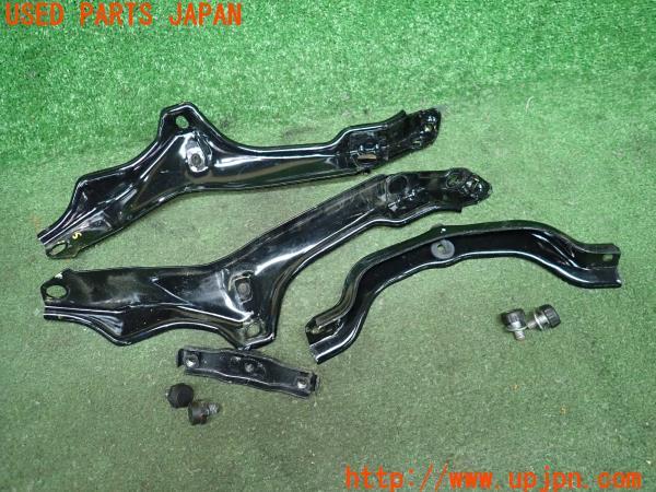 3UPJ=93800151]KTM 390 デューク(EJ650A)純正 シートサポート ブラケット 中古_m4