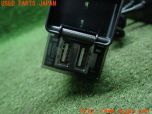 3UPJ=94030580]ダイハツ ロッキー(A200S)Premium 純正 USBアダプター 08541-K9055 電源 ポート 中古_s3