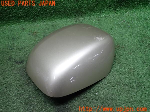 3UPJ=94090013]インテグラ タイプR(DC2)後期 車種不明 車載品 左ドアミラーカバー② ゴールド系 中古_m4