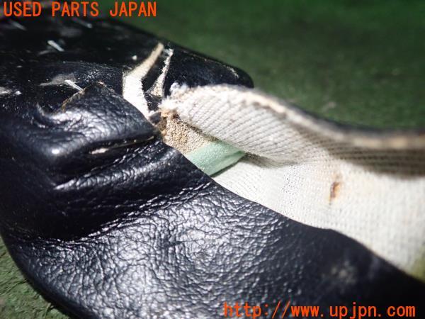 3UPJ=94500626]日産 NV350 キャラバン プレミアムGX(VR2E26)右側 運転席ドア アームレスト 中古_m2