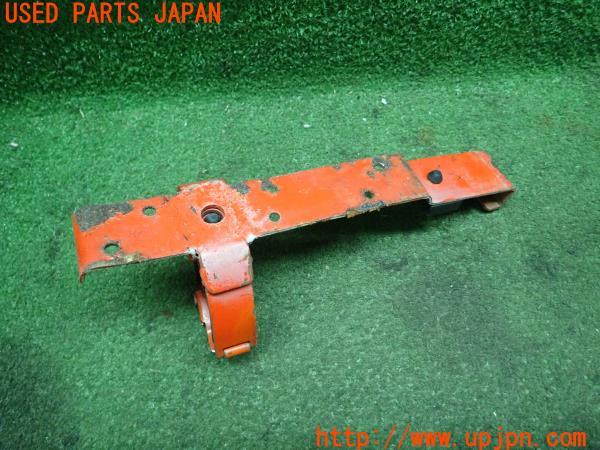 3UPJ=94640631]三菱 ギャラン(E38A)VR-4RS 消化器ホルダー 金具 取付 ブラケット 中古_m2