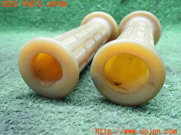3UPJ=97160134]ヤマハSR400(RH03J)2016y 60th 社外 ハンドルグリップ 左右 中古_m2
