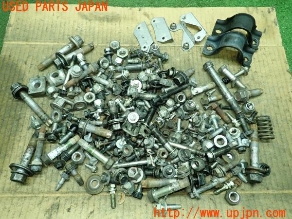 3UPJ=97950720]ハイエースバン 200系(KDH201V 2型)ネジ・ナット・ステー類 セット ジャンク_m0