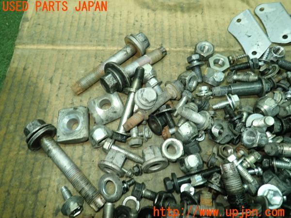 3UPJ=97950720]ハイエースバン 200系(KDH201V 2型)ネジ・ナット・ステー類 セット ジャンク_m1