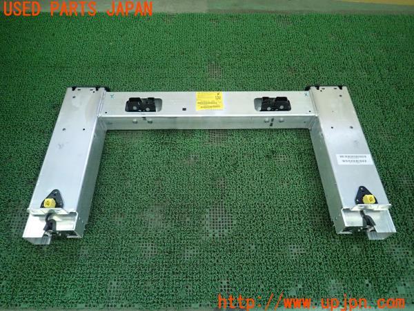 3UPJ=98870715]アウディ A5 カブリオレ(8FCDNF)純正 ロールバー 8F0.880.077H 中古_m0