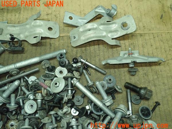 3UPJ=99220720]BMW320i(WA20 E92)前期 ネジ・ナット・ステー類 セット ジャンク_m2