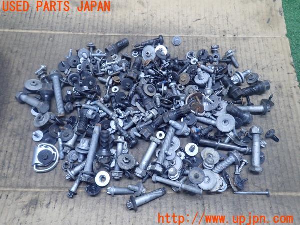 3UPJ=10050720]BMW 320i(2B20 F30)前期 ネジ・ナット・ステー類 セット ジャンク_m0