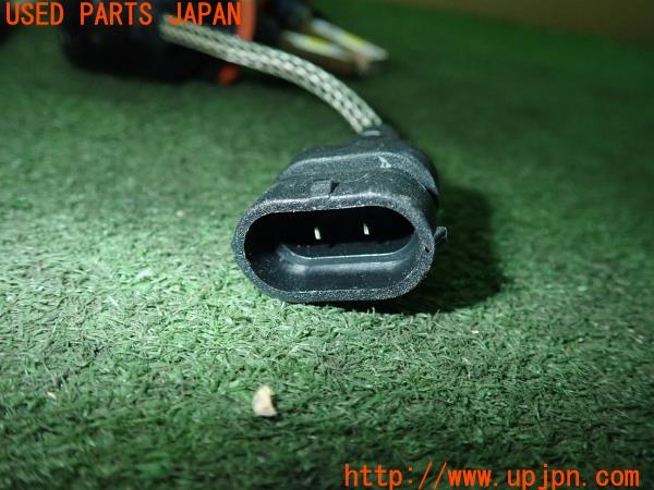 3UPJ=10080505]アウトランダーPHEV(GG2W)前期 社外 LEDバルブ フォグ用 中古_m4