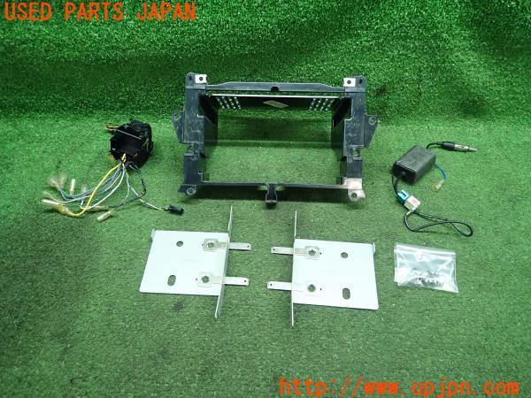 3UPJ=10270604]ベンツ V350(W639)2012ｙ ナビ取付キット 配線 カプラー ステー カーナビ 中古_m0