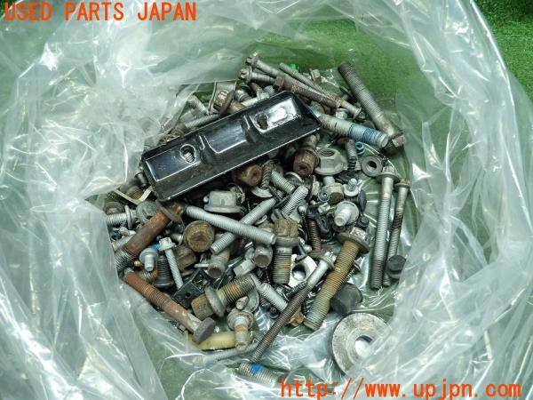 3UPJ=10270720]ベンツ V350(W639)2012ｙ ボルト ネジ ナット ステー類 セット ジャンク_m0