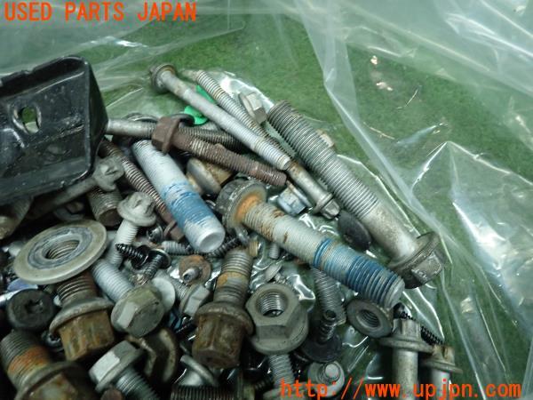 3UPJ=10270720]ベンツ V350(W639)2012ｙ ボルト ネジ ナット ステー類 セット ジャンク_m1