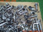 3UPJ=10380720]レクサス LS600hL(UVF46)前期 ネジ・ナット・ステー類 セット ジャンク_s2