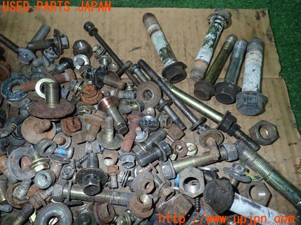 3UPJ=10390720]ランクルプラド(LJ78W)前期 ネジ・ナット・ステー類 セット ジャンク_m2