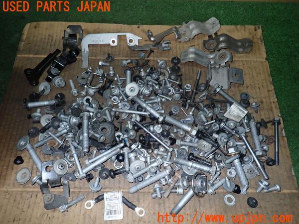 3UPJ=10400720]BMW アクティブハイブリッド3(3F30 F30)前期 ネジ・ナット・ステー類 セット ジャンク_m0