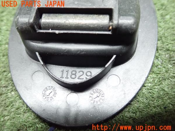 3UPJ=10480634]マセラティ クアトロポルテ(MQP)V(M139)2005ｙ トランクフック 68000400-11829 リア カーゴ フロアフック リテーナー 中古_m4