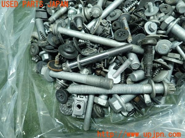 3UPJ=10560720]BMW X3(F25)xDrive20d Mスポーツ 前期 ボルト ネジ ナット ステー類 セット ジャンク_m3