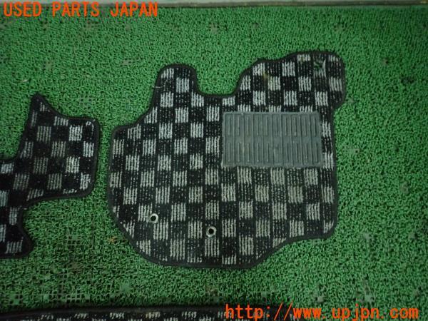 3UPJ=10570628]ハイエースバン200系(KDH205V)レジアスエース 1型 フロアマット チェック柄 運転席 助手席 後席 4点 中古_m1