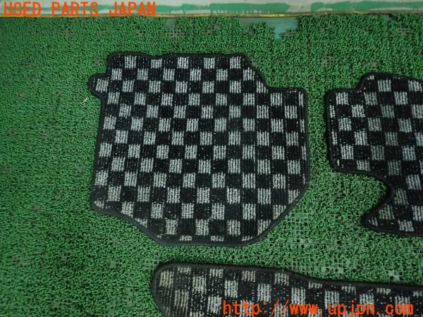 3UPJ=10570628]ハイエースバン200系(KDH205V)レジアスエース 1型 フロアマット チェック柄 運転席 助手席 後席 4点 中古_m2